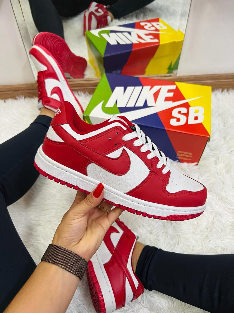 NIKE DUNK LOW ROJOS (UNISSEX)