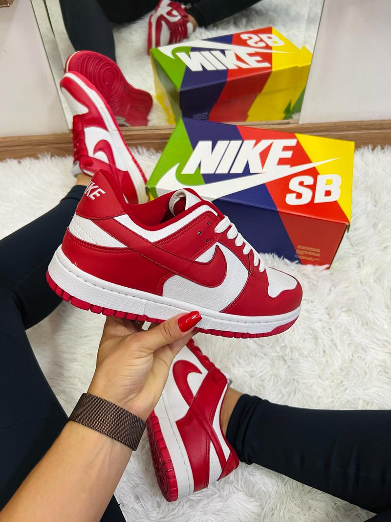 NIKE DUNK LOW ROJOS (UNISSEX)