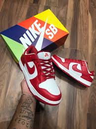 NIKE DUNK LOW ROJOS (UNISSEX)